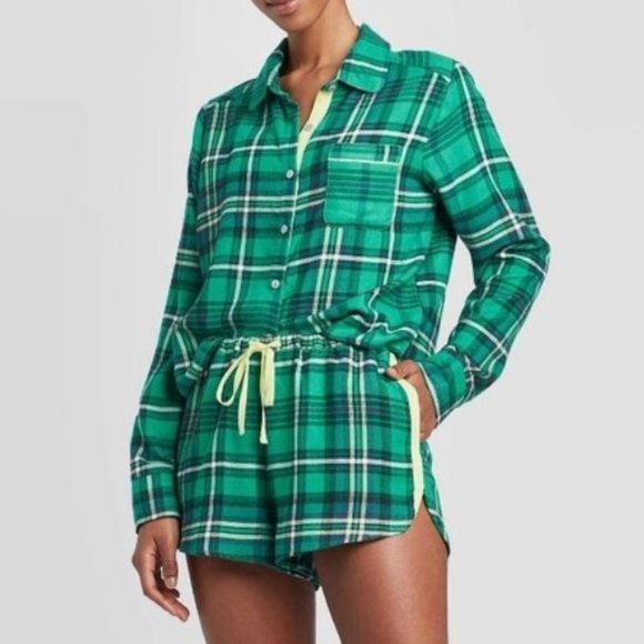 Colsie Other - NWT Colsie Notch Collar Green Flannel Pajama Set